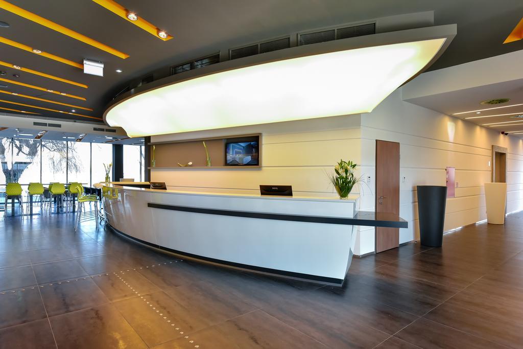 Best Western Plus Lakeside Hotel Alba Regalǎ Exterior foto